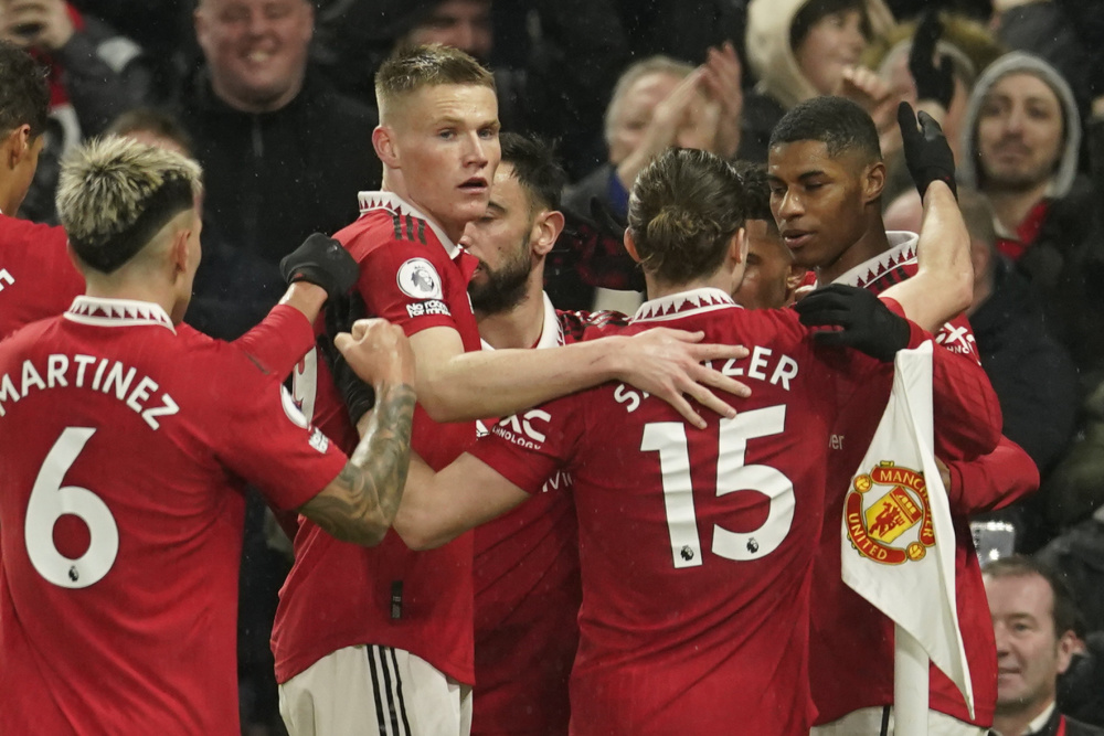 在讨论莱万 在讨论莱万