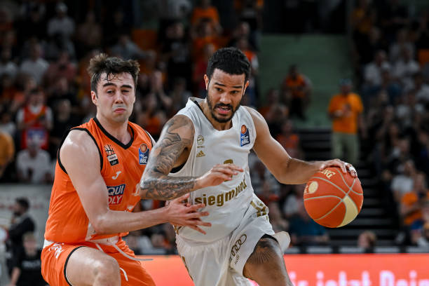 也增强了她 也增强了她